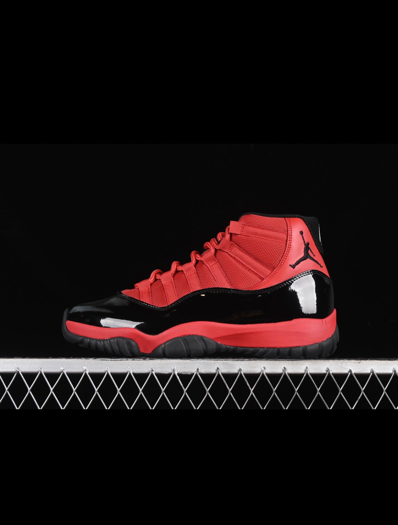 AJ11 AIR JORDAN 11 (WOMEN)