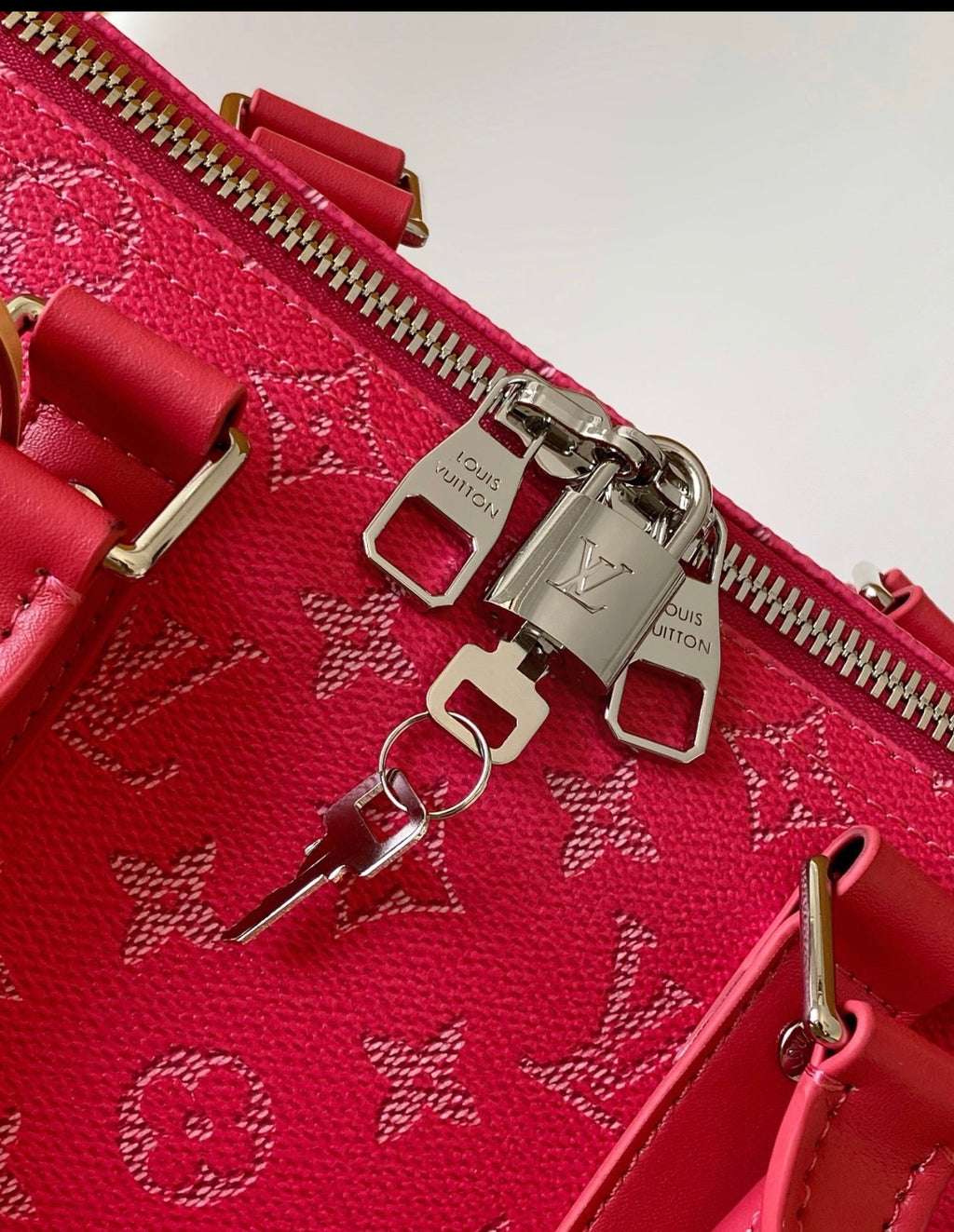 LOUIS VUITTON TRAVEL BAGS