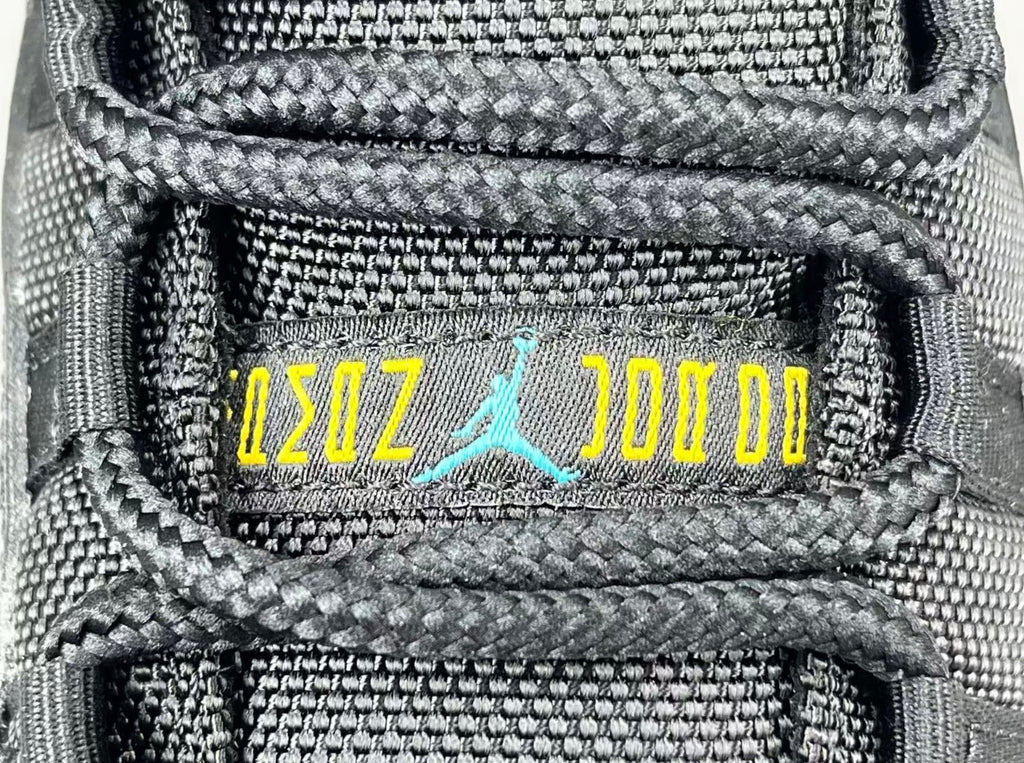 AJ11 AIR JORDAN 11 (WOMEN)