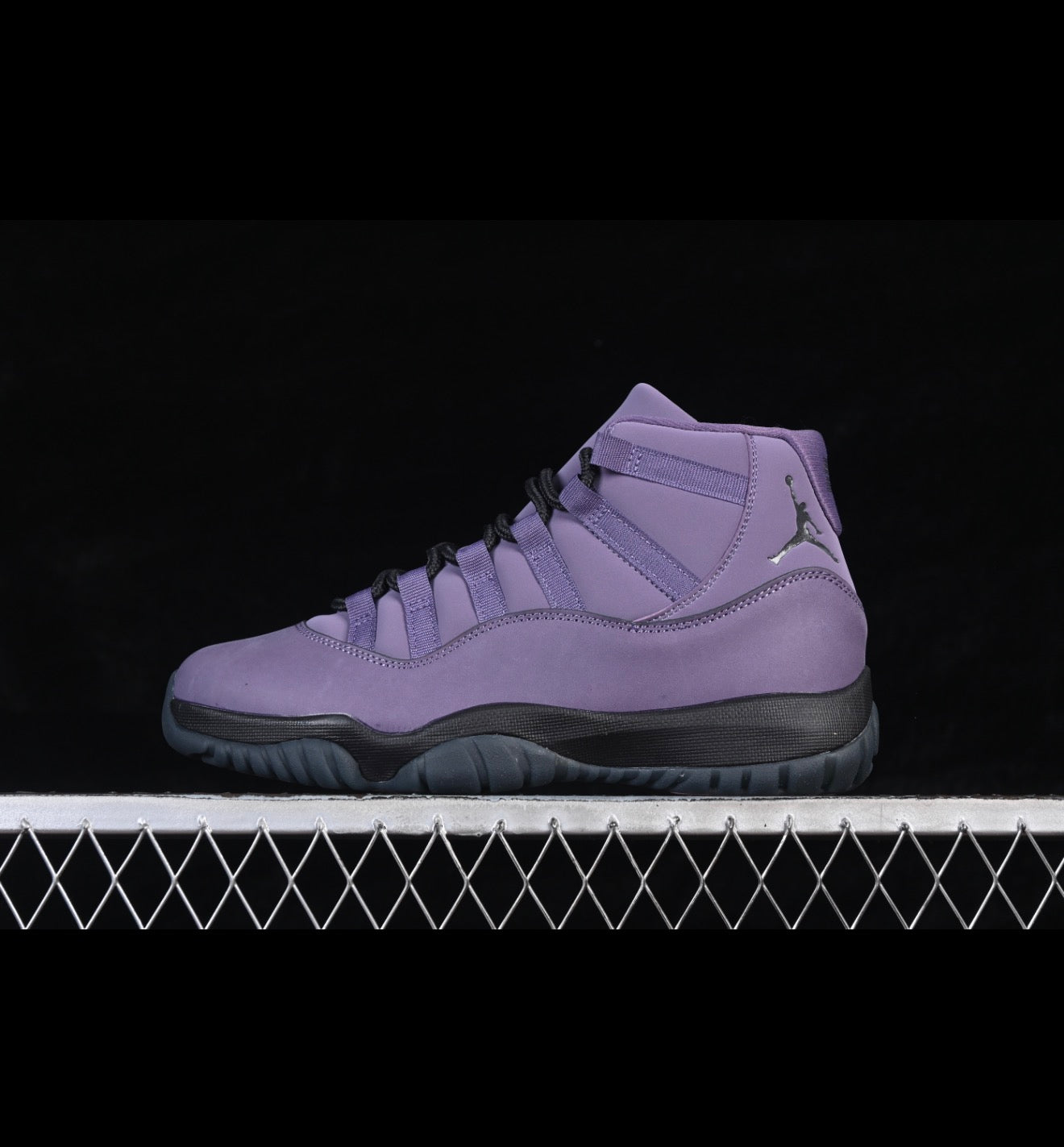 AJ11 AIR JORDAN 11 (WOMEN)