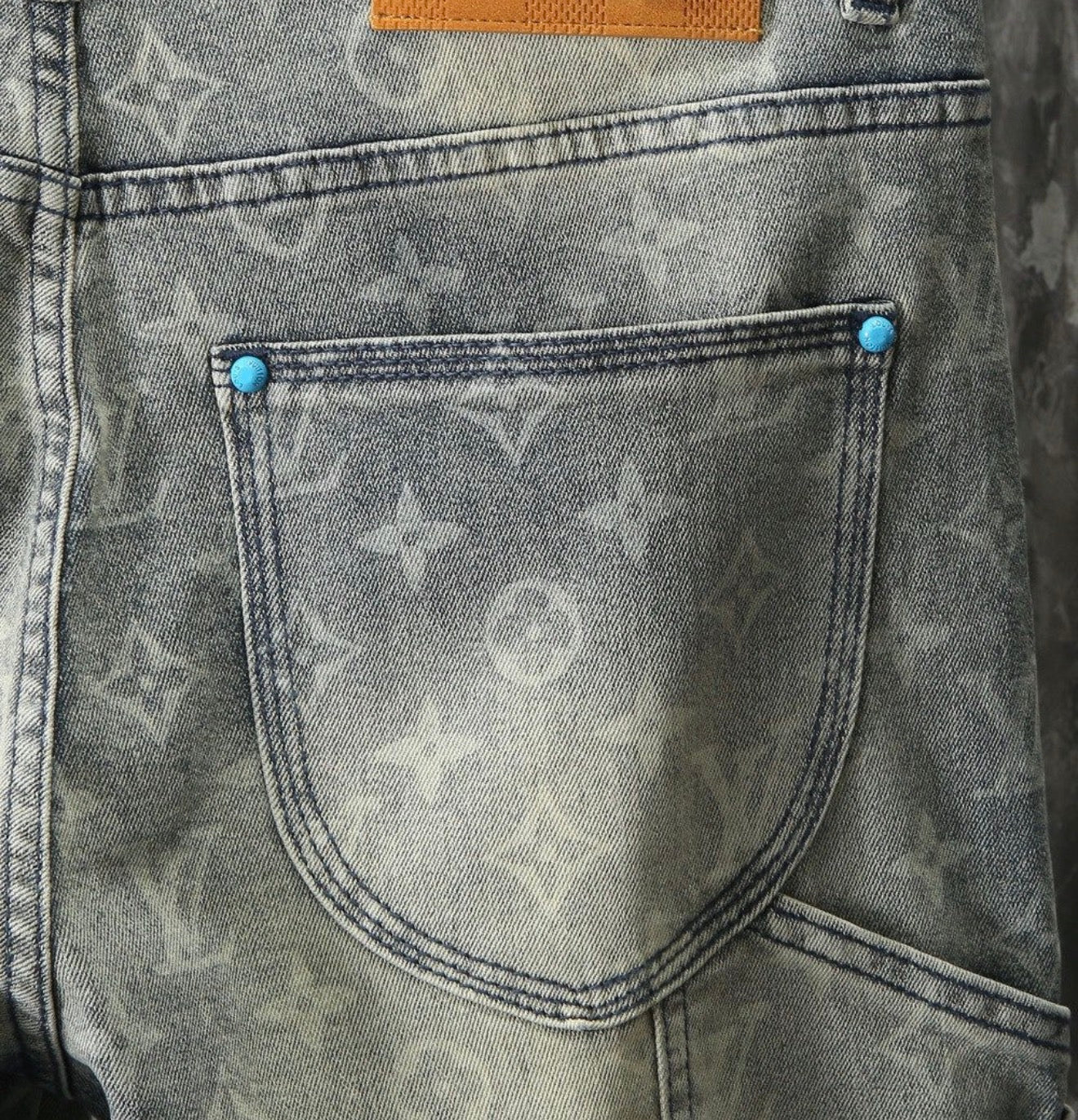 LOUIS VUITTON JEANS (MEN)