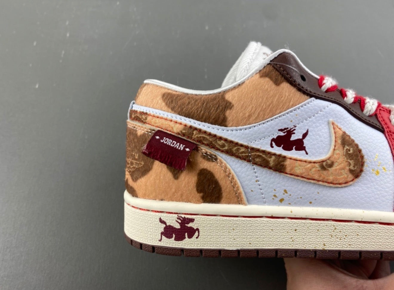 JORDAN 1 LOW TRAVIS SCOTT