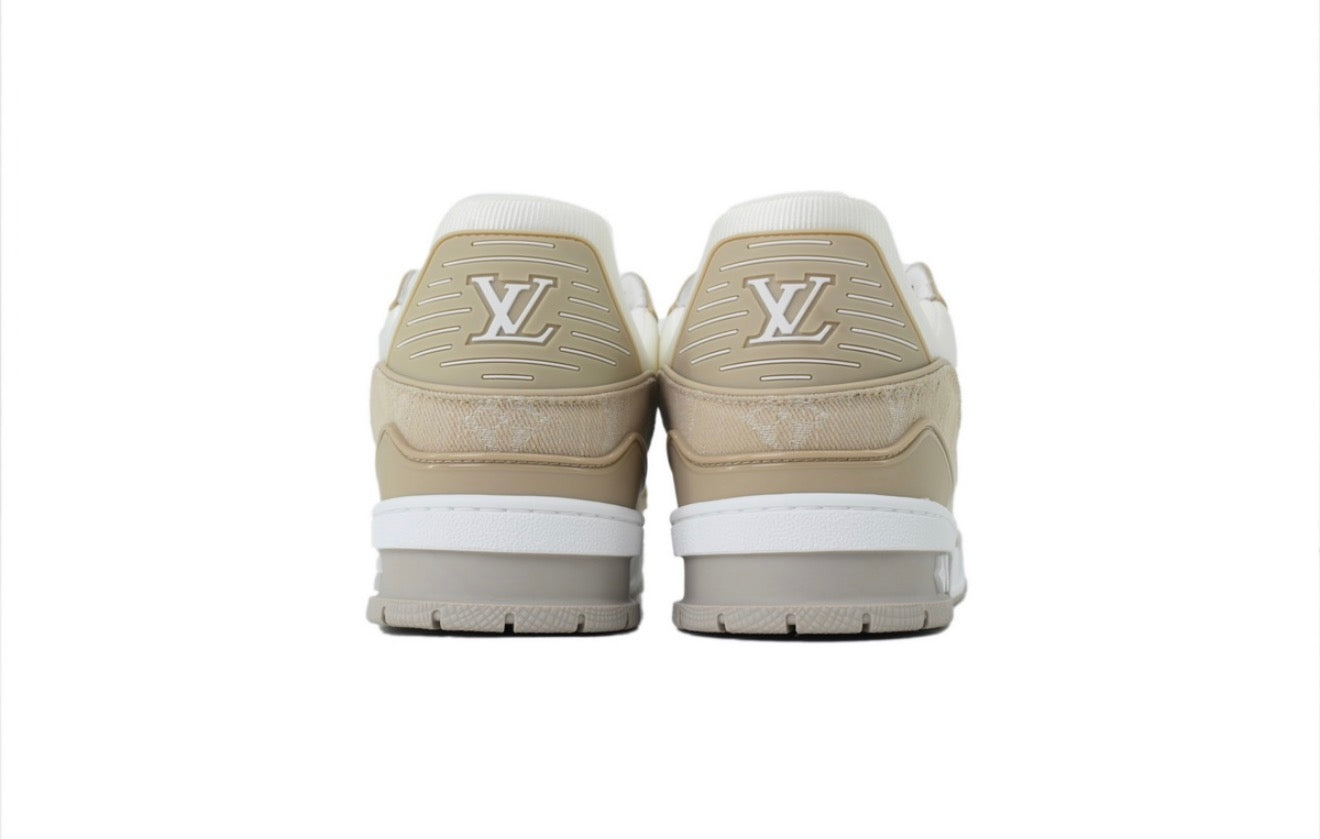 LOUIS VUITTON SNEAKERS (WOMEN)