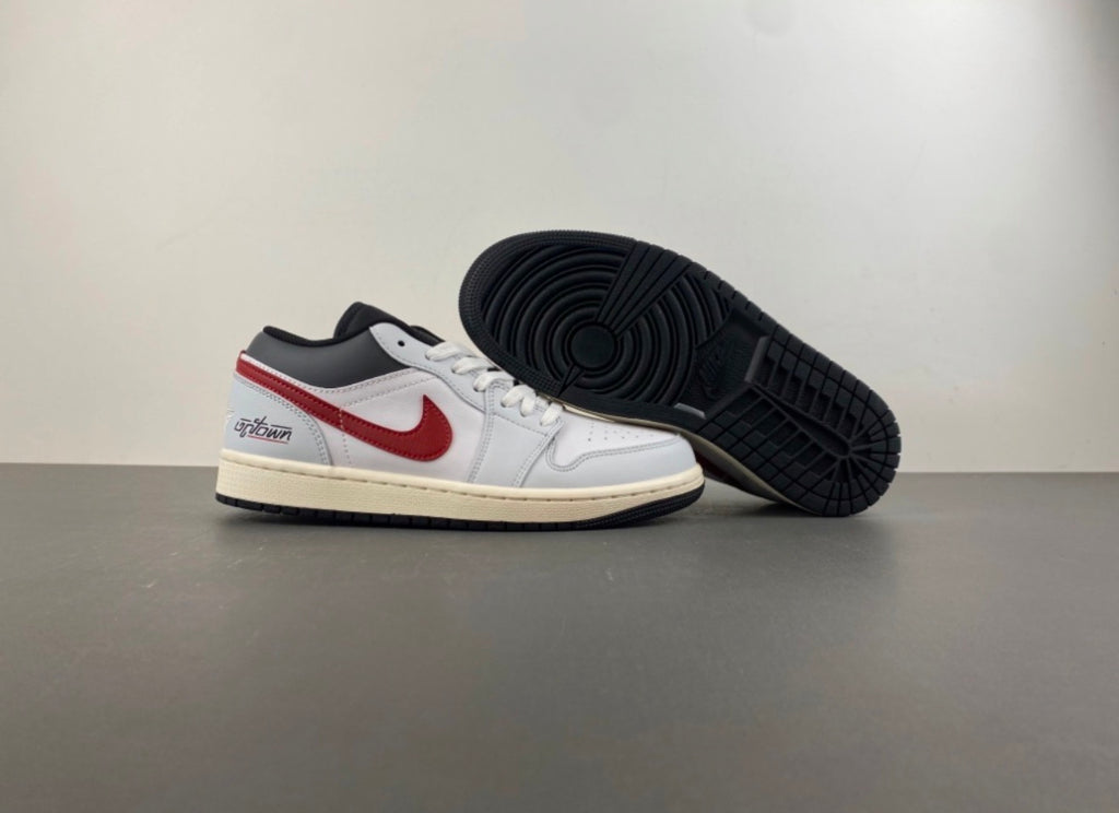 JORDAN 1 LOW TRAVIS SCOTT