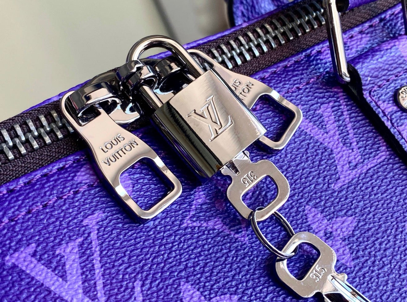 LOUIS VUITTON TRAVEL BAGS