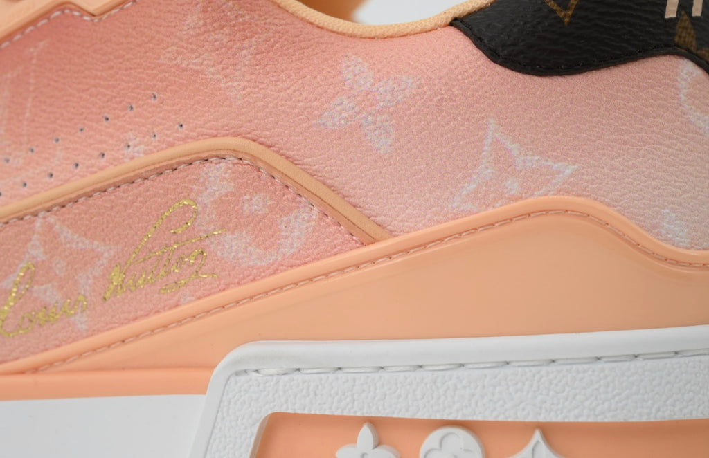 LOUIS VUITTON SNEAKERS (WOMEN)