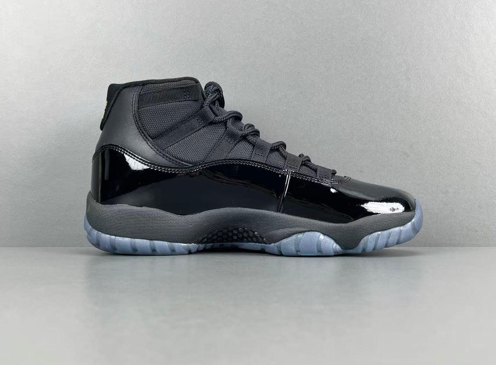 AJ11 AIR JORDAN 11 (WOMEN)
