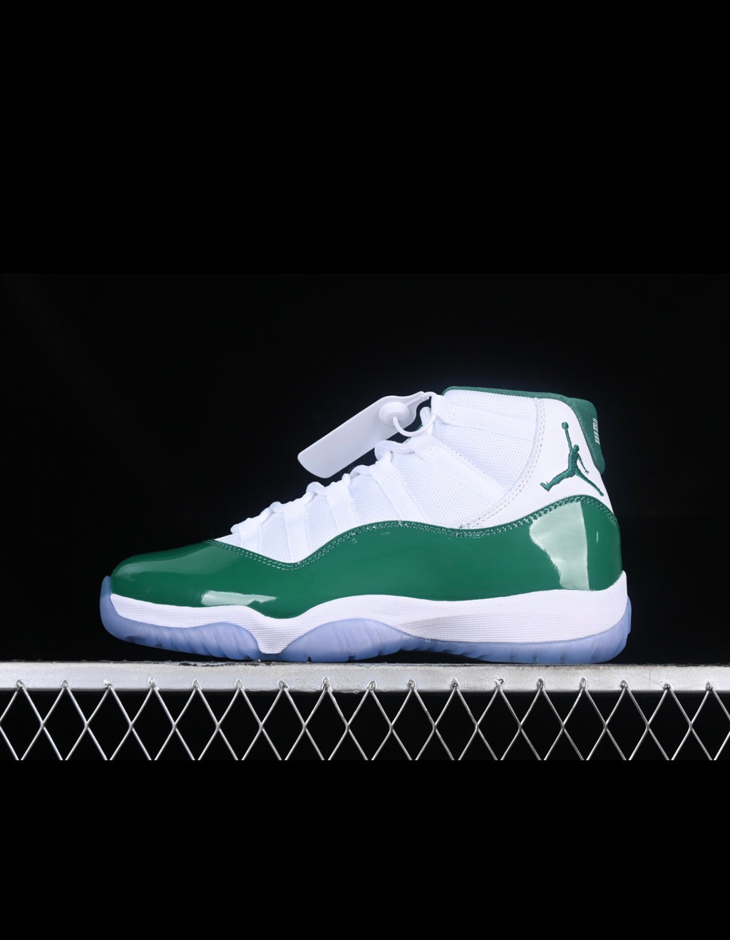 AJ11 AIR JORDAN 11 (WOMEN)