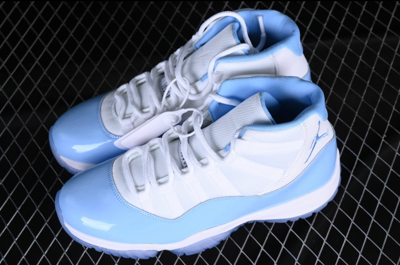 AJ11 AIR JORDAN 11 (WOMEN)