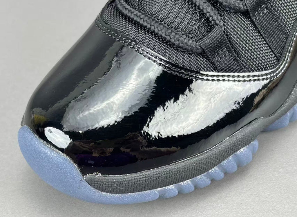 AJ11 AIR JORDAN 11 (WOMEN)