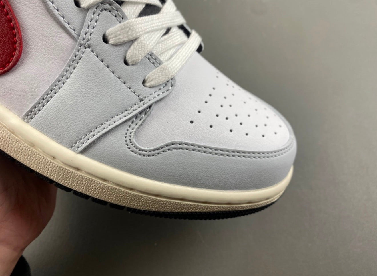 JORDAN 1 LOW TRAVIS SCOTT