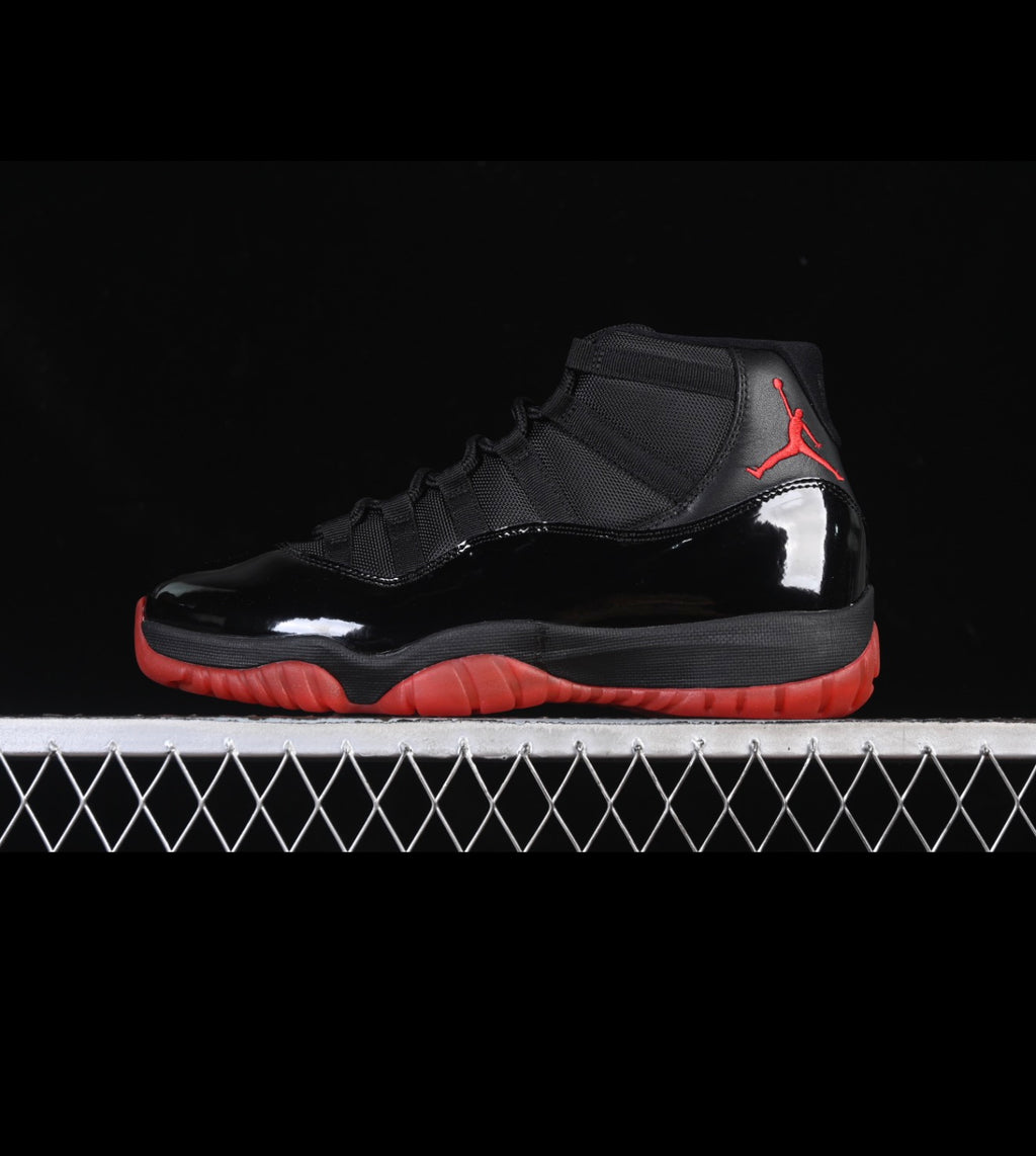 AJ11 AIR JORDAN 11 (WOMEN)