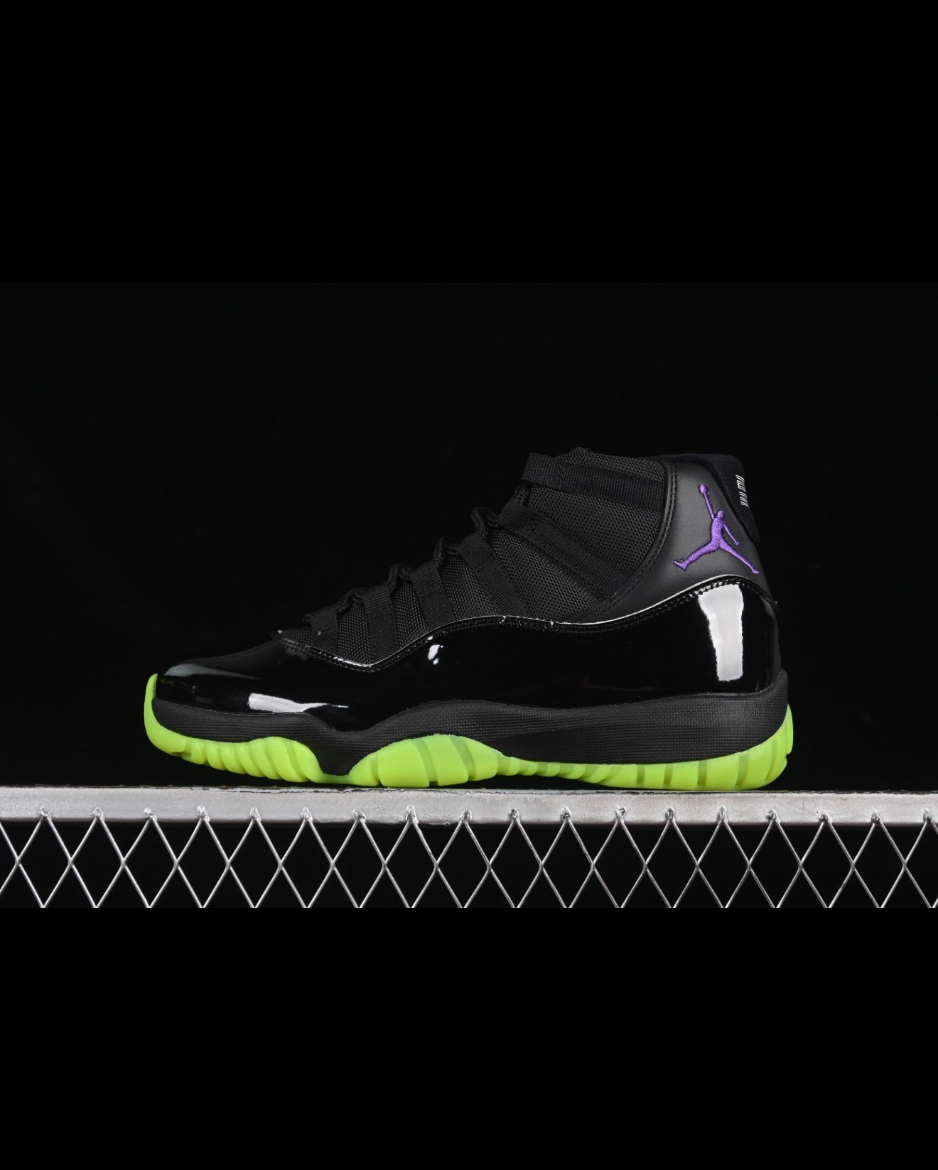 AJ11 AIR JORDAN 11 (WOMEN)