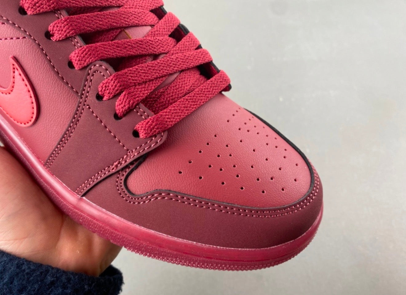 JORDAN 1 LOW TRAVIS SCOTT