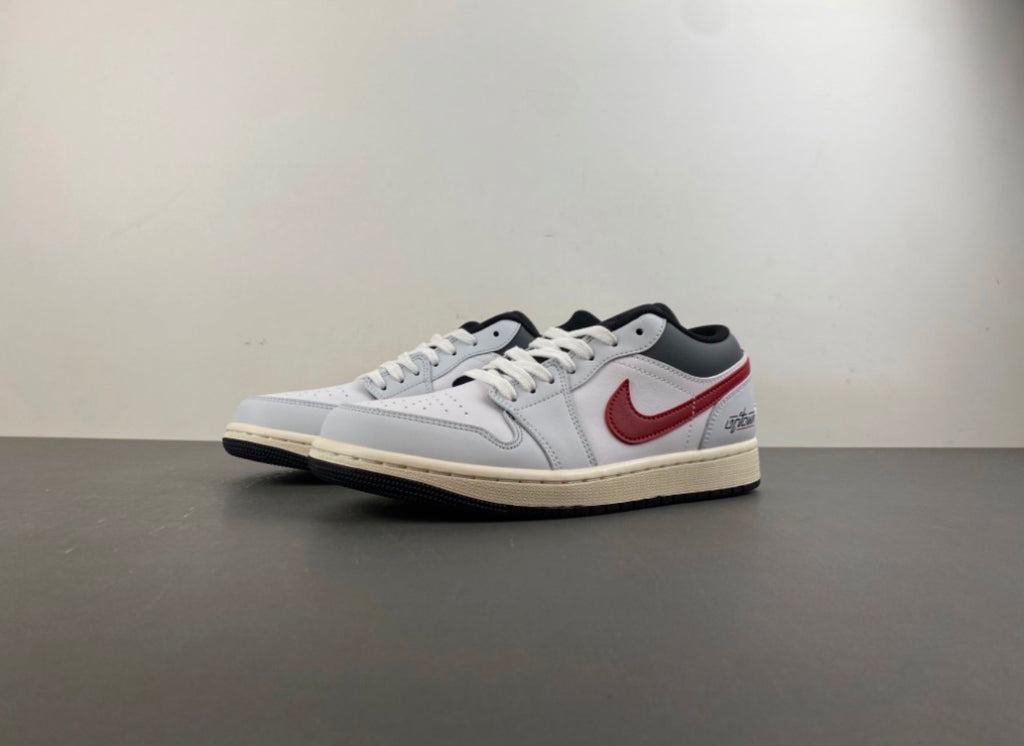 JORDAN 1 LOW TRAVIS SCOTT