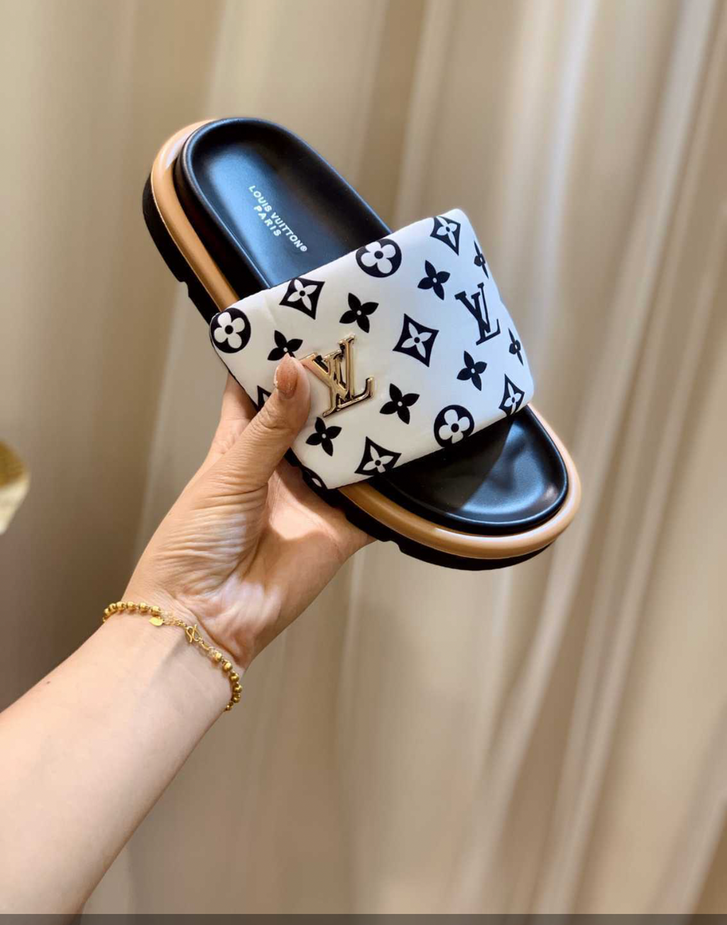 Louis Vuitton Pool Pillow Flat Comfort Mule Slides (ASK ON CHAT GENDER PREFERENCE AND SIZE)