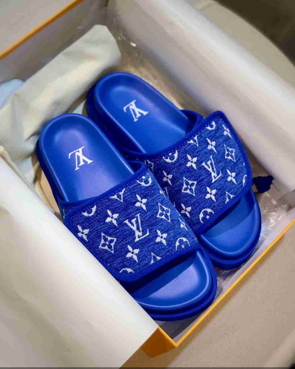 LOUIS VUITTON MULE SLIDES (ASK ON CHAT GENDER PREFERENCE AND SIZE)