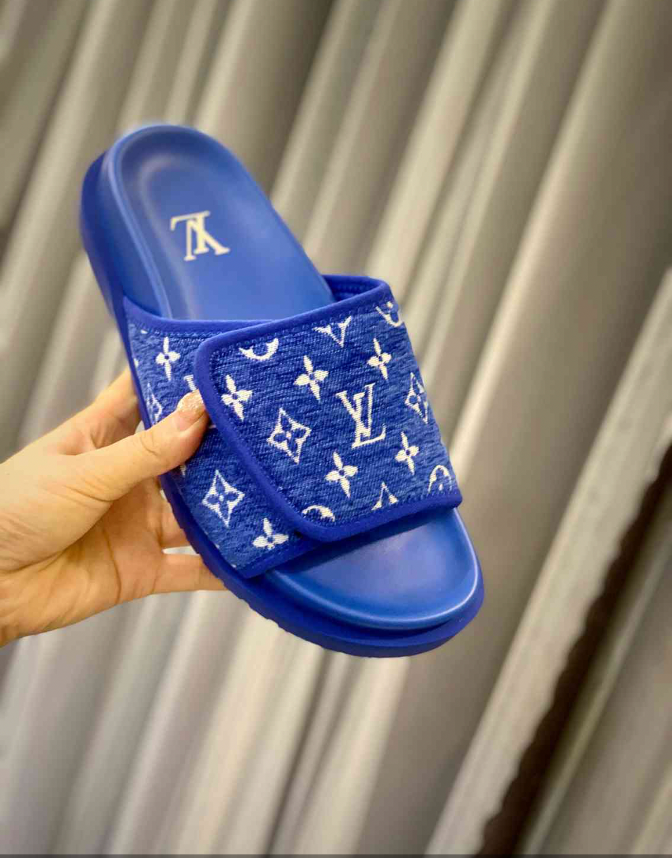 LOUIS VUITTON MULE SLIDES (ASK ON CHAT GENDER PREFERENCE AND SIZE)