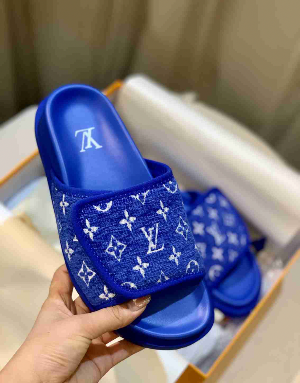 LOUIS VUITTON MULE SLIDES (ASK ON CHAT GENDER PREFERENCE AND SIZE)