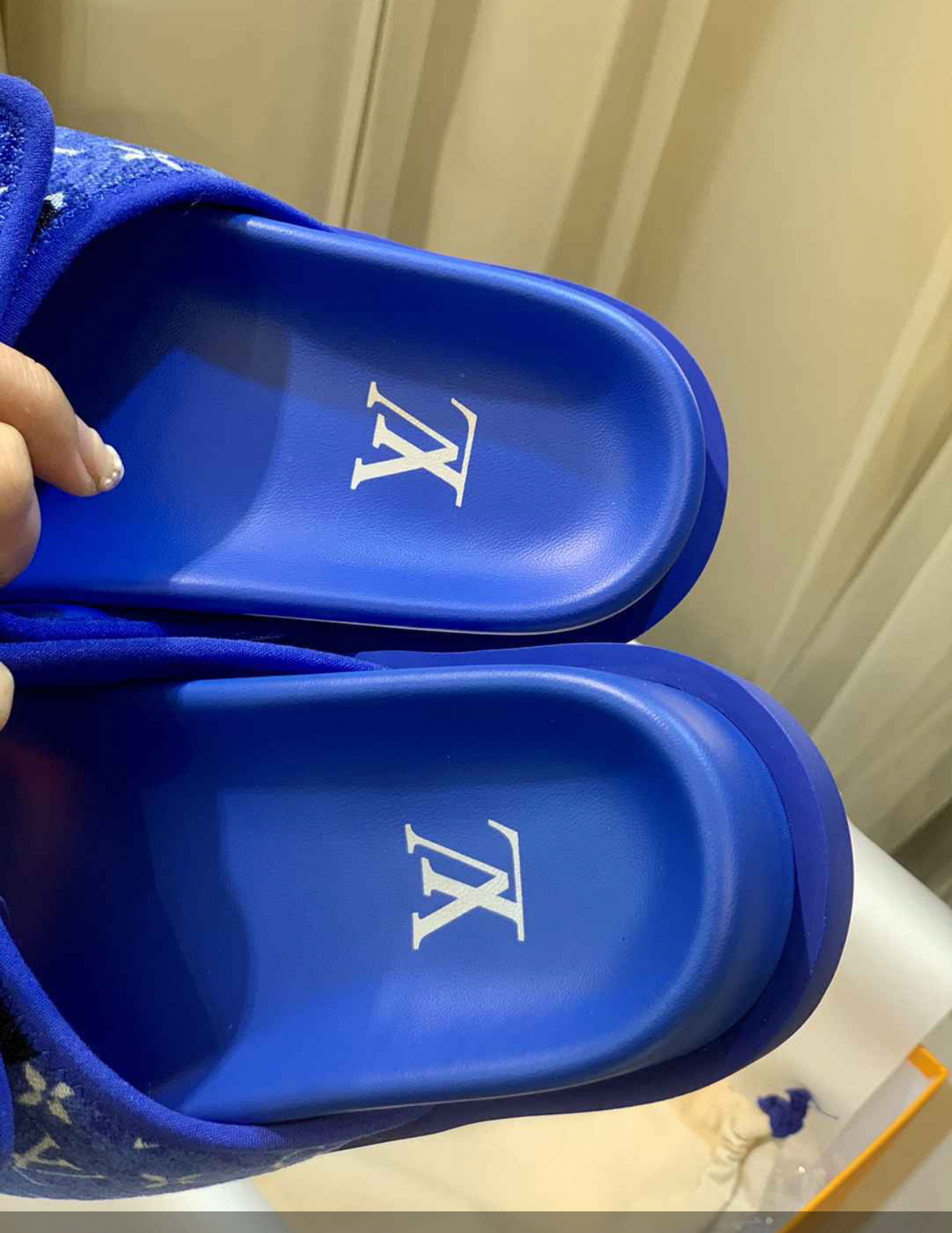 LOUIS VUITTON MULE SLIDES (ASK ON CHAT GENDER PREFERENCE AND SIZE)