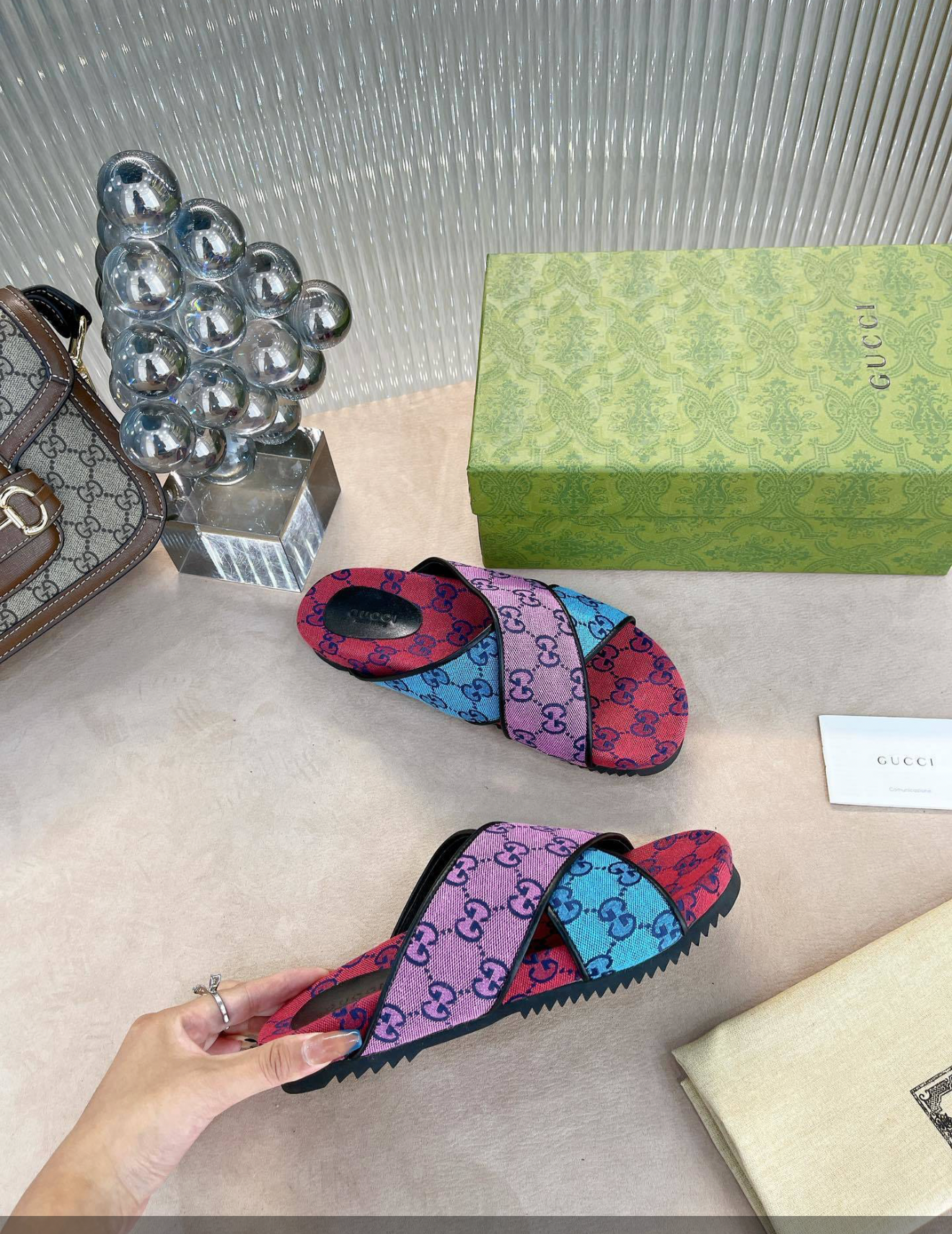 Gucci slides multicolored (ASK ON CHAT GENDER PREFERENCE AND SIZE)