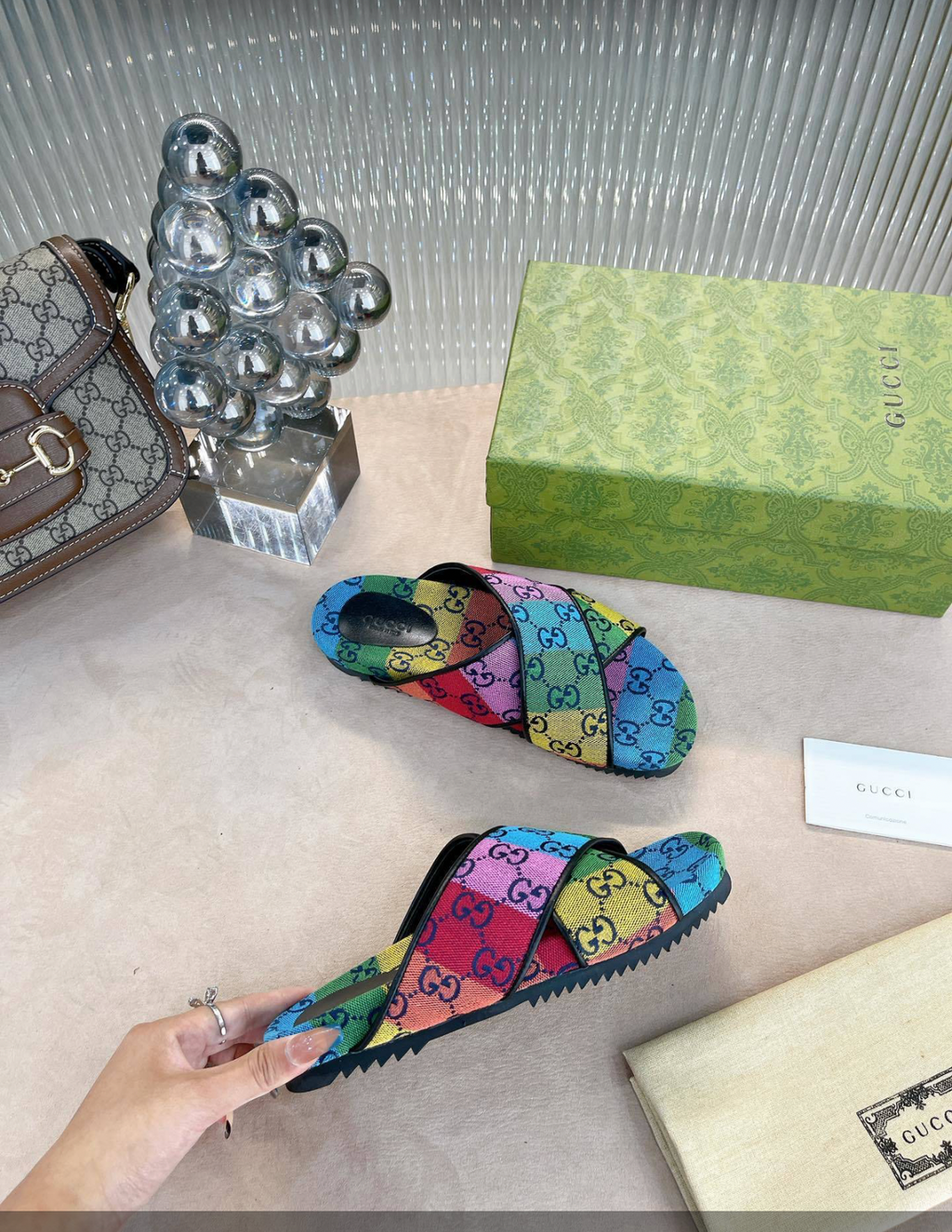 Gucci slides multicolored (ASK ON CHAT GENDER PREFERENCE AND SIZE)