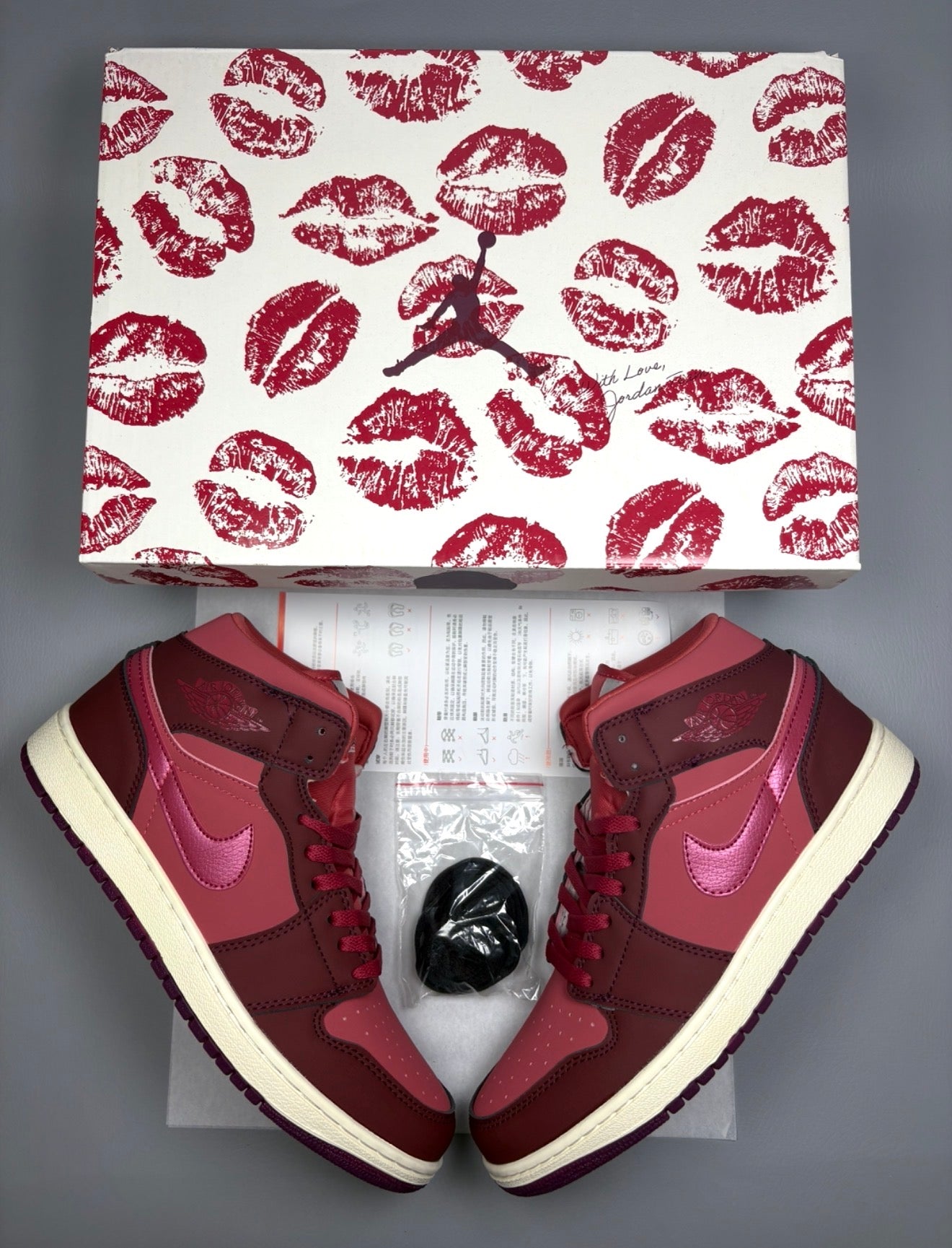 AJ1 AIR JORDAN 1 HIGH (WOMEN)