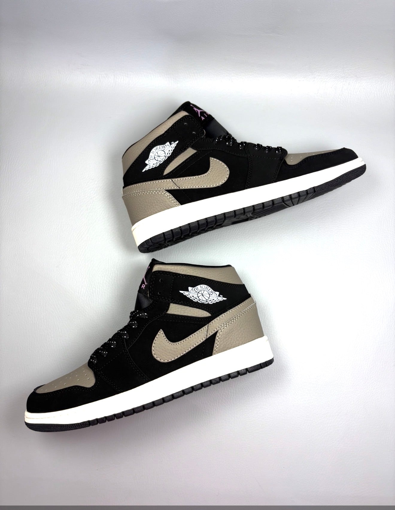 AJ1 AIR JORDAN 1 HIGH (WOMEN)