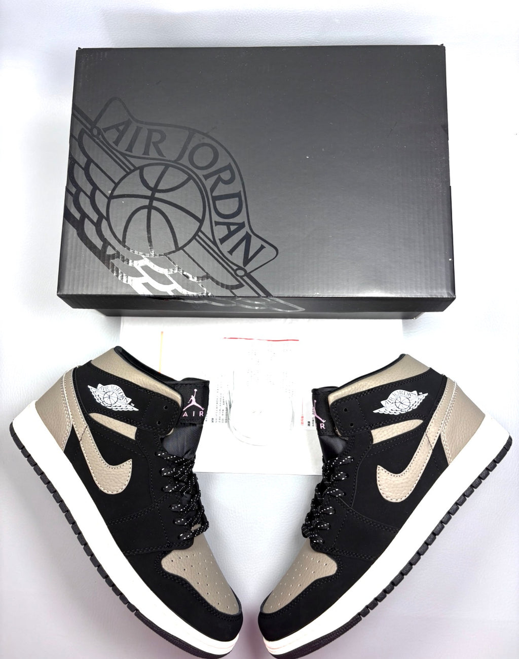 AJ1 AIR JORDAN 1 HIGH (WOMEN)