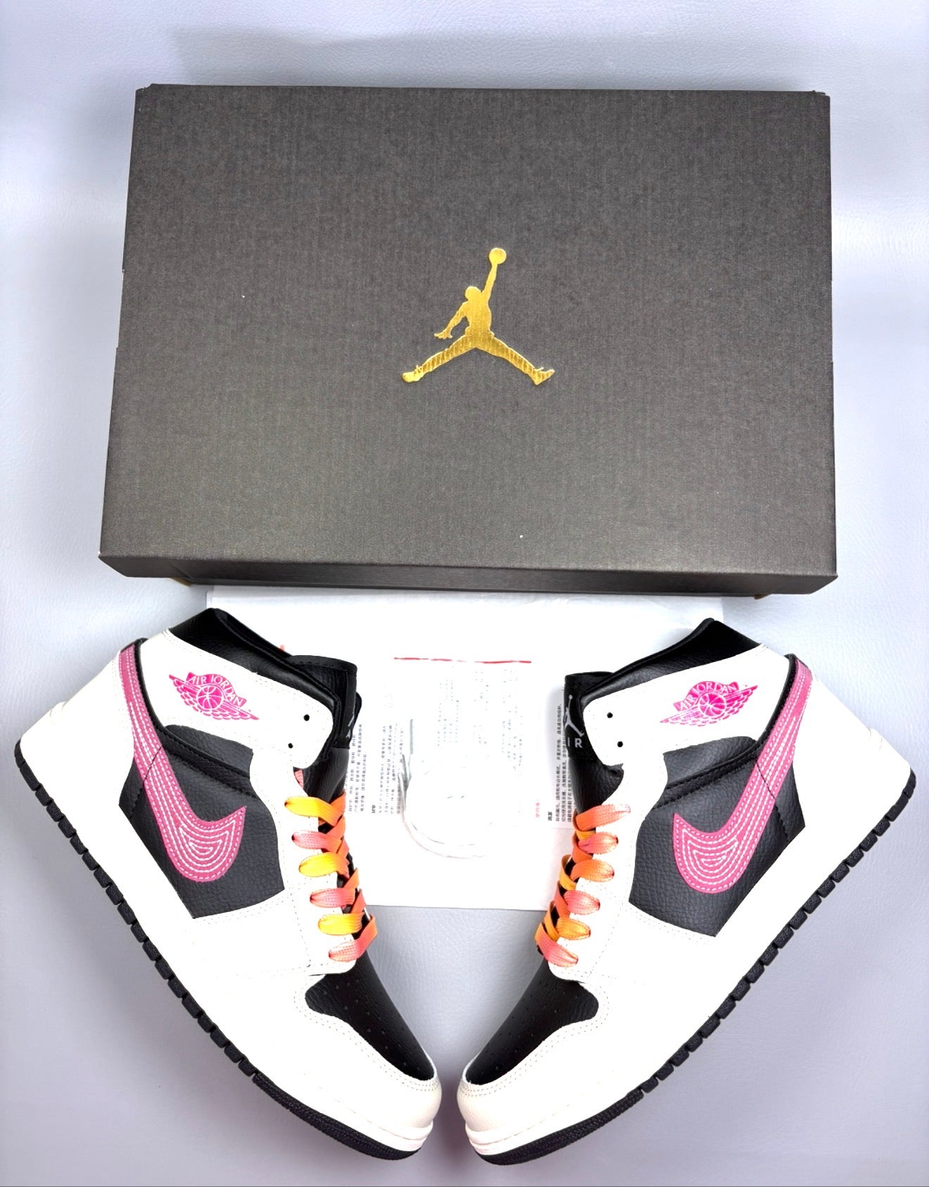 AJ1 AIR JORDAN 1 HIGH (WOMEN)