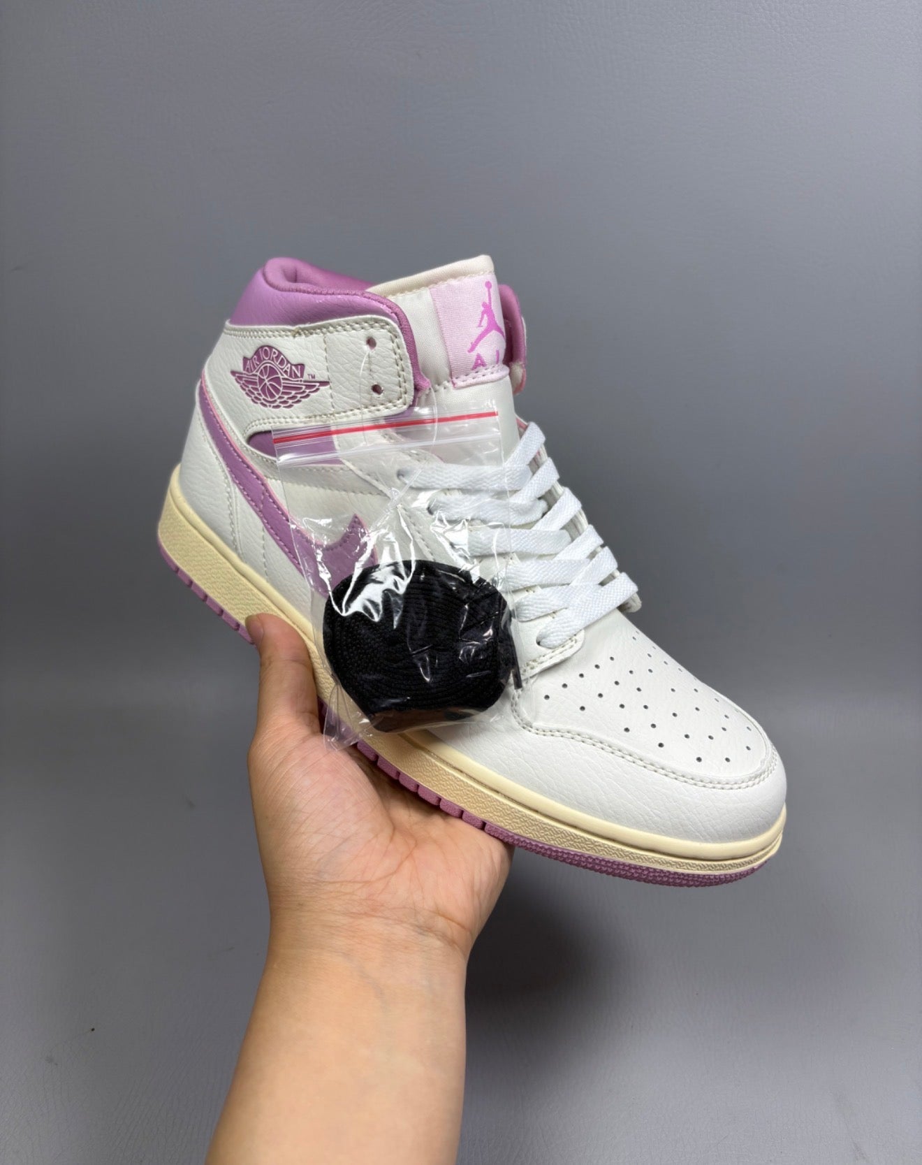AJ1 AIR JORDAN 1 HIGH (WOMEN)