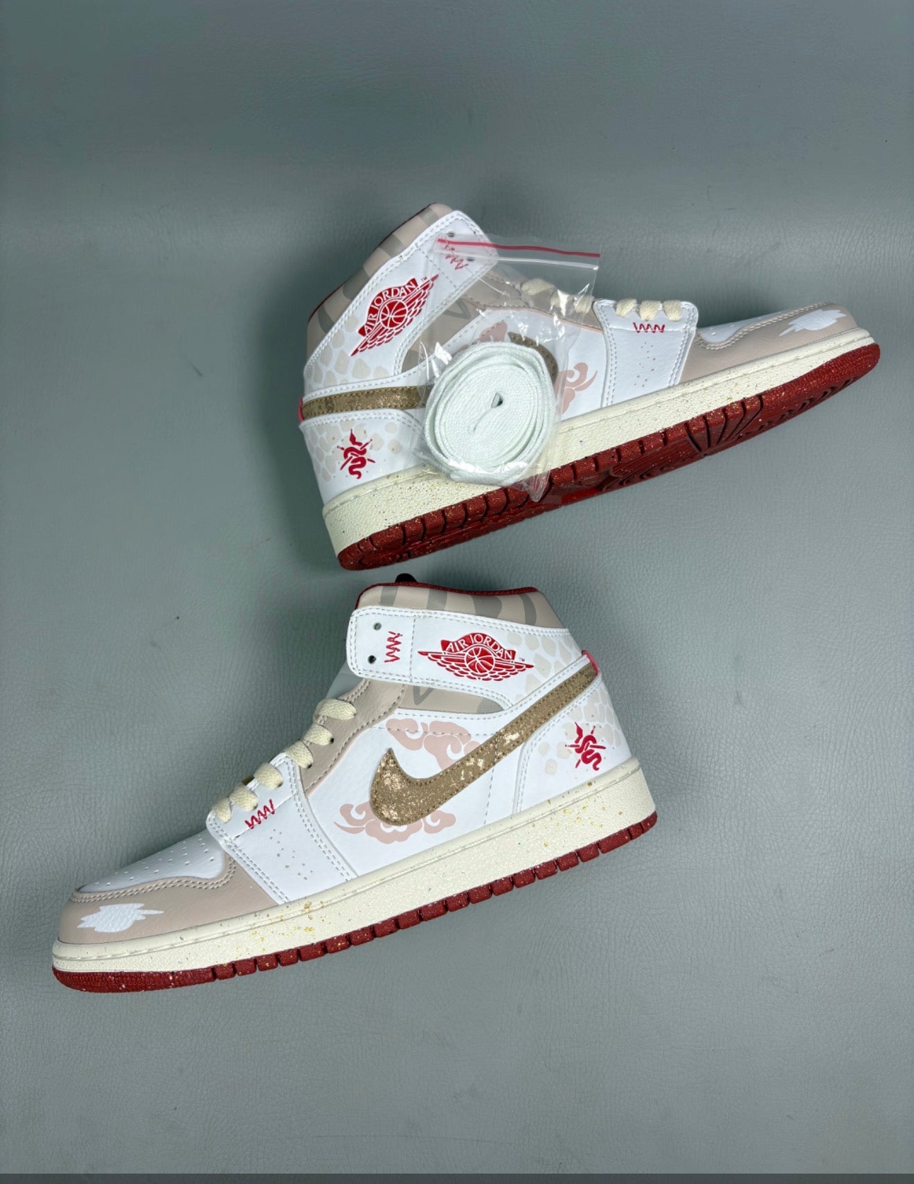 AJ1 AIR JORDAN 1 HIGH (WOMEN)