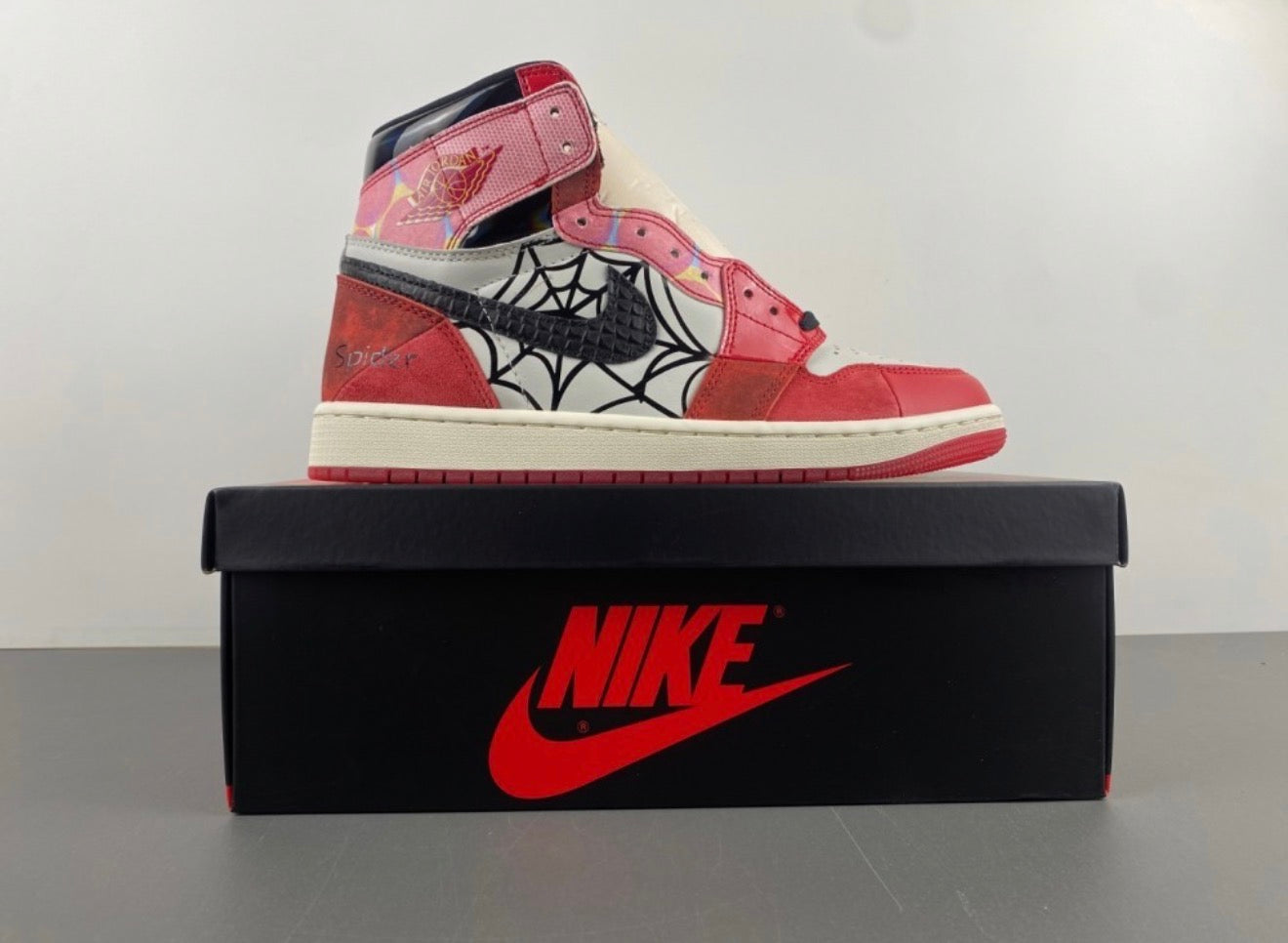 AJ1 AIR JORDAN 1 HIGH (WOMEN)