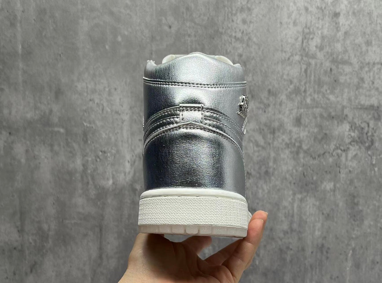 AJ1 AIR JORDAN 1 HIGH (WOMEN)