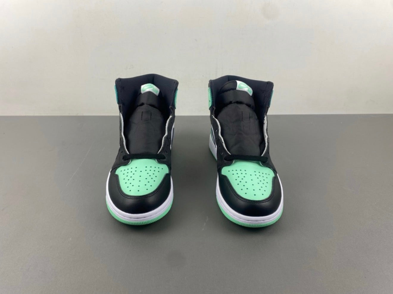 AJ1 AIR JORDAN 1 HIGH (WOMEN)
