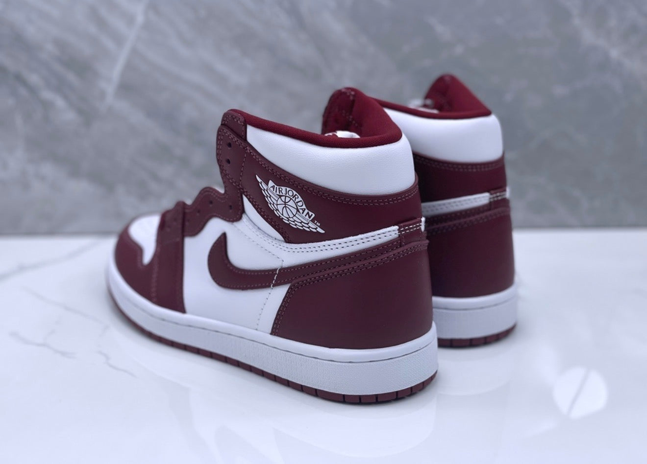 AJ1 AIR JORDAN 1 HIGH (WOMEN)