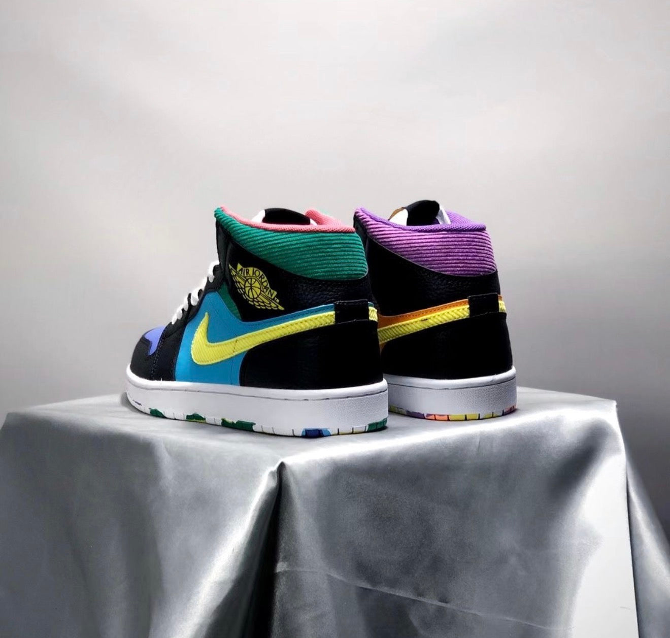 AJ1 AIR JORDAN 1 HIGH (WOMEN)