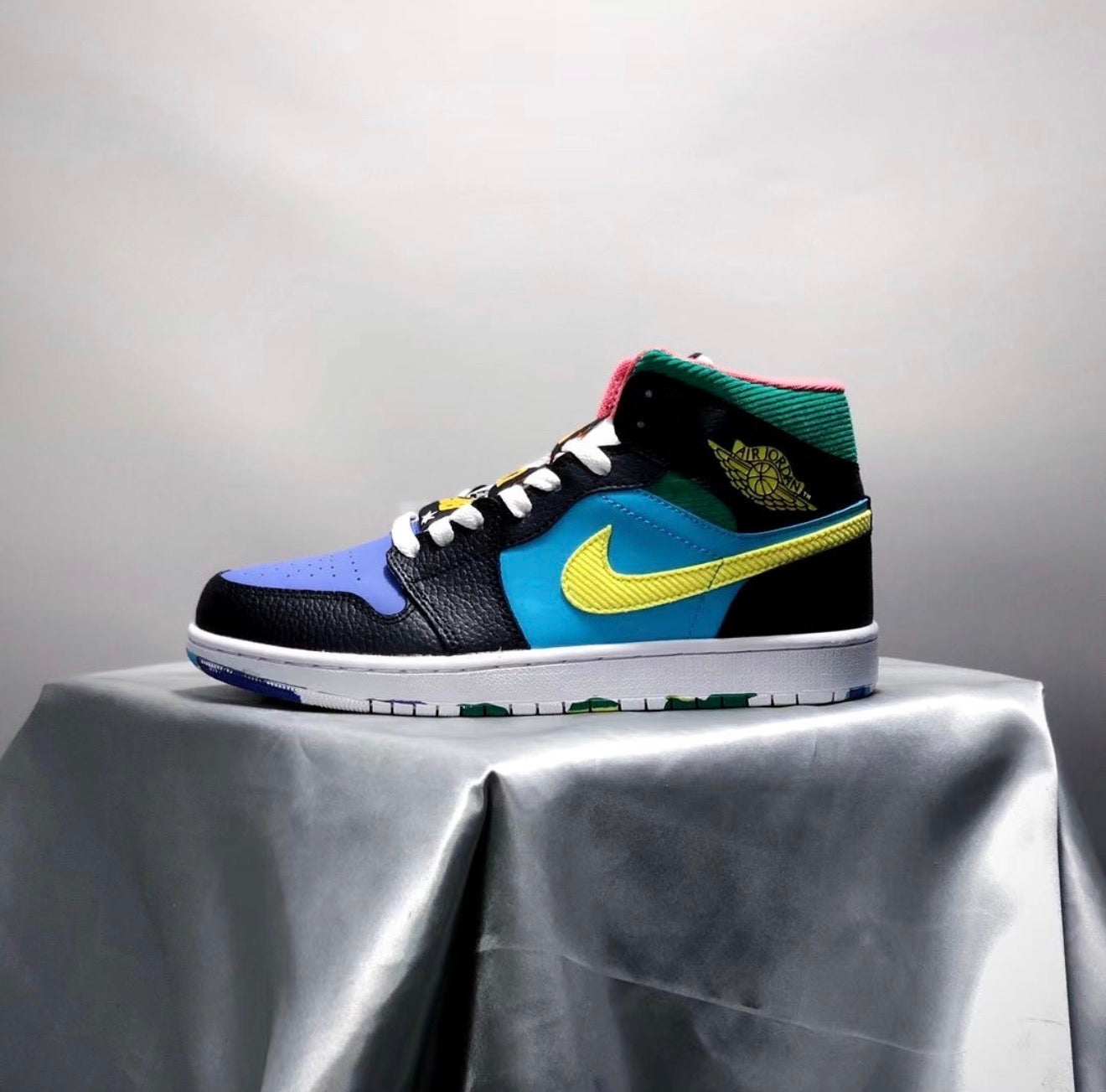 AJ1 AIR JORDAN 1 HIGH (WOMEN)