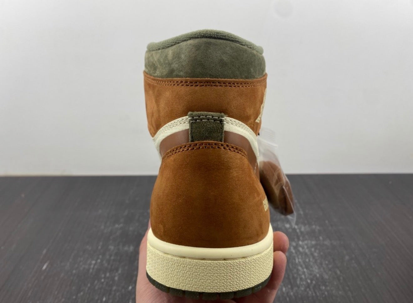 AJ1 AIR JORDAN 1 HIGH (WOMEN)