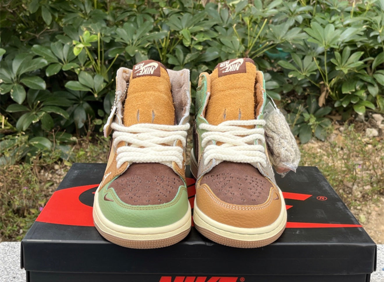 AJ1 AIR JORDAN 1 HIGH (WOMEN)