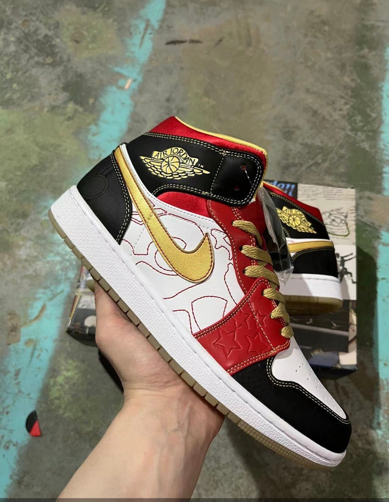 AJ1 AIR JORDAN 1 HIGH (WOMEN)
