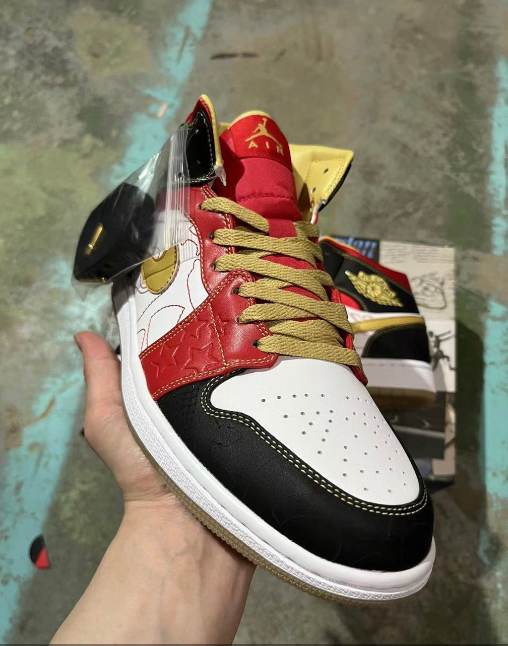AJ1 AIR JORDAN 1 HIGH (WOMEN)