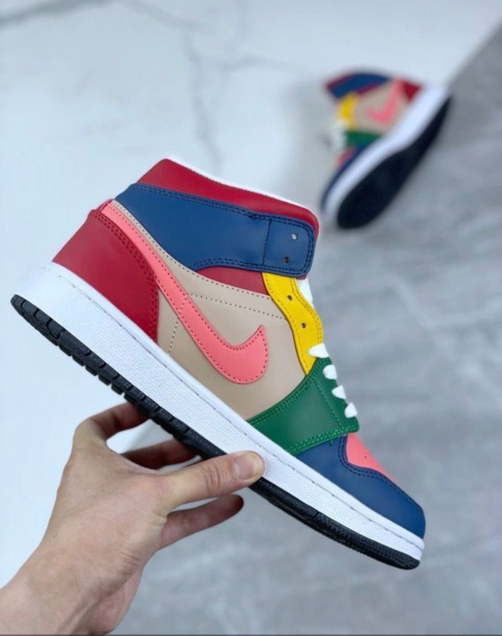 AJ1 AIR JORDAN 1 HIGH (WOMEN)