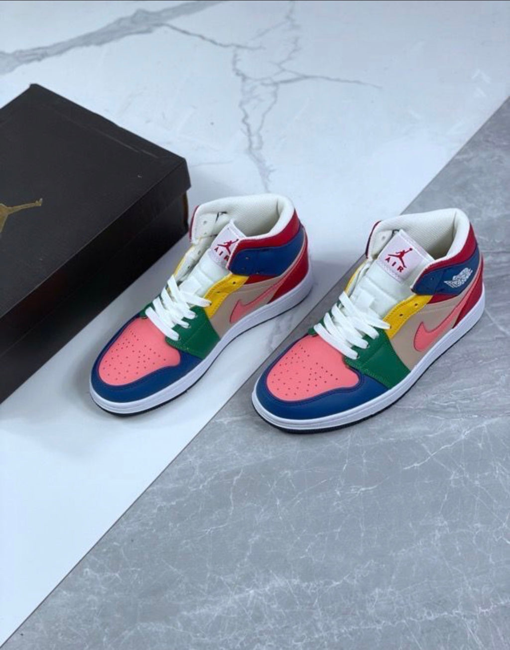 AJ1 AIR JORDAN 1 HIGH (WOMEN)